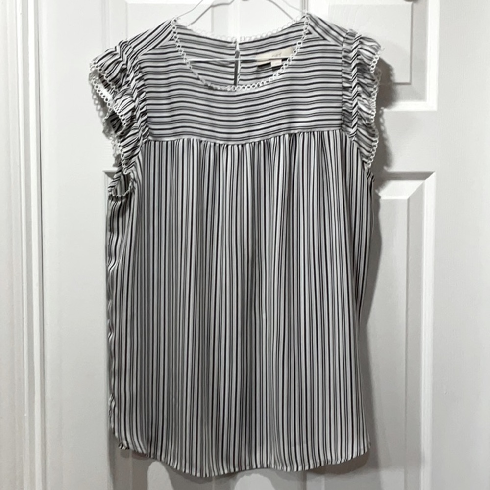 Loft black & white small stripe design with ruffle shoulders blouse L - Picture 2 of 13
